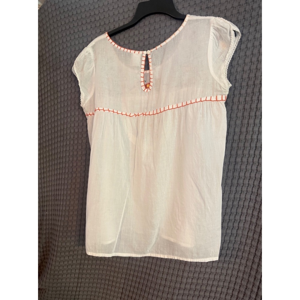Bila Embroidered Blouse Womens S White Excellent Boho Floral Bird Peasant Top - Picture 2 of 5
